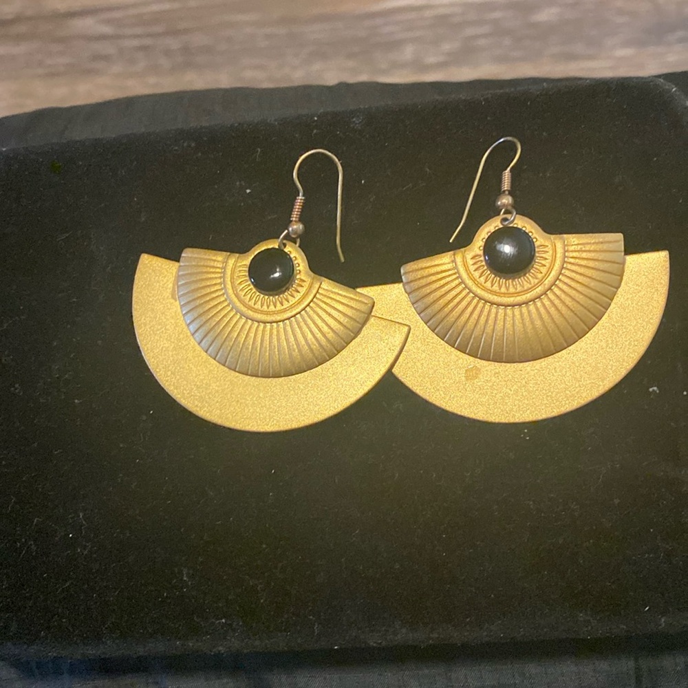Vintage earrings, gold tone with black stone.